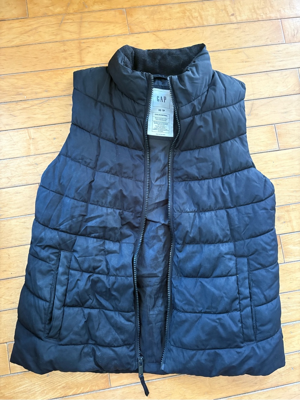 GAP Black Quilted Sleeveless Puffer Vest